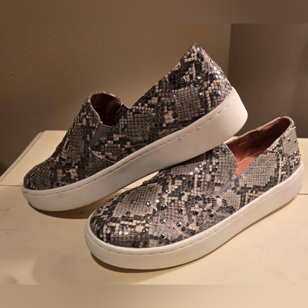 Kaari Blue Snakeskin Pattern Slip-On Sneakers